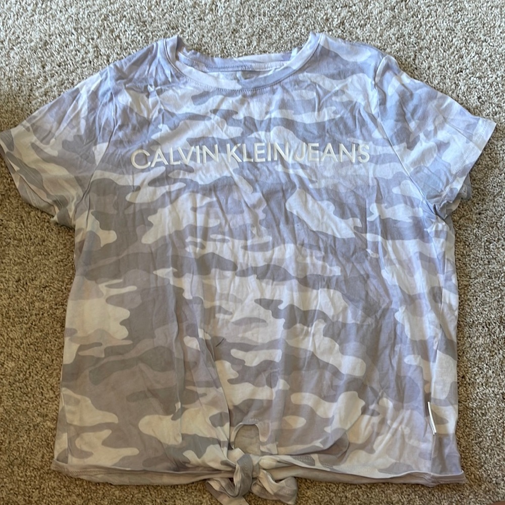 Calvin Klein cropped t shirt